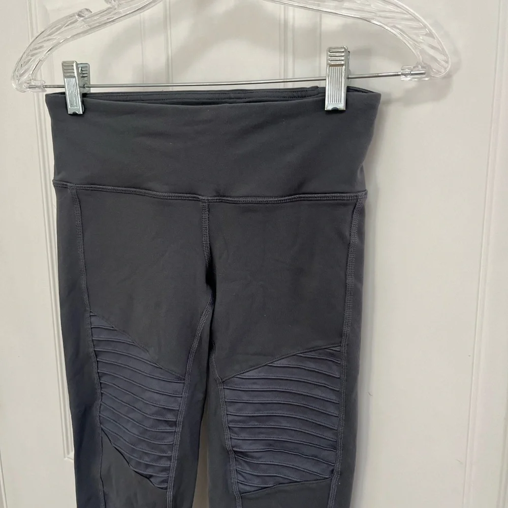 ALO Yoga Charcoal gray Ribbed moto Leggings size xxs‎